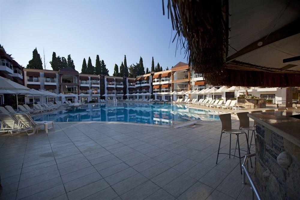 Bitez Risa Hotel Extérieur photo