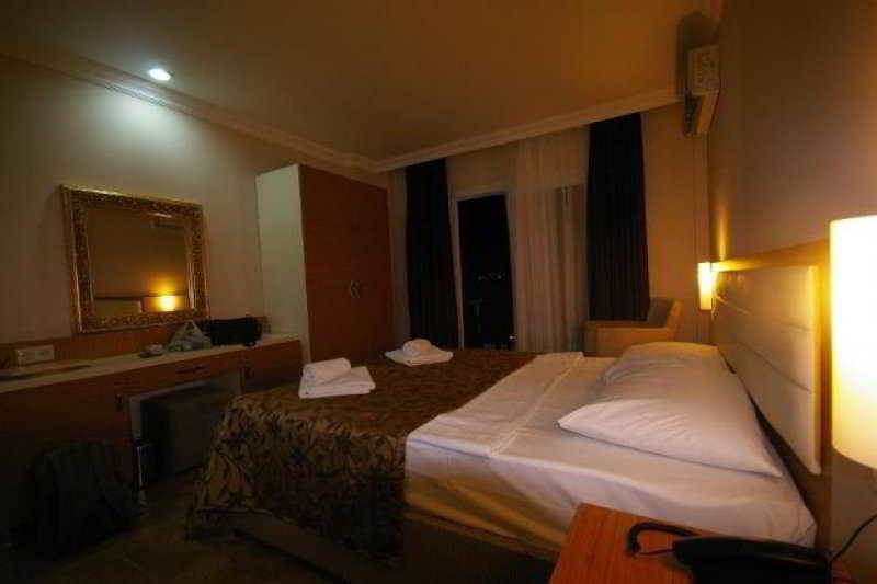Bitez Risa Hotel Extérieur photo