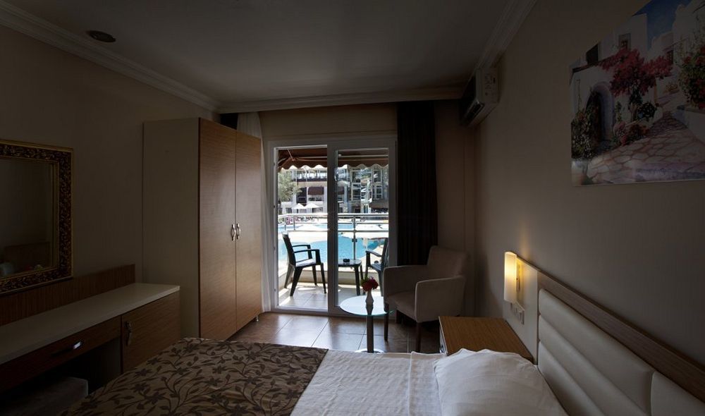 Bitez Risa Hotel Extérieur photo