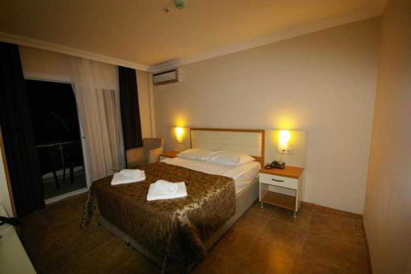 Bitez Risa Hotel Extérieur photo
