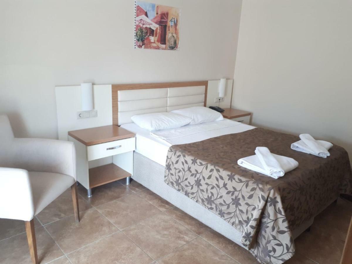 Bitez Risa Hotel Extérieur photo