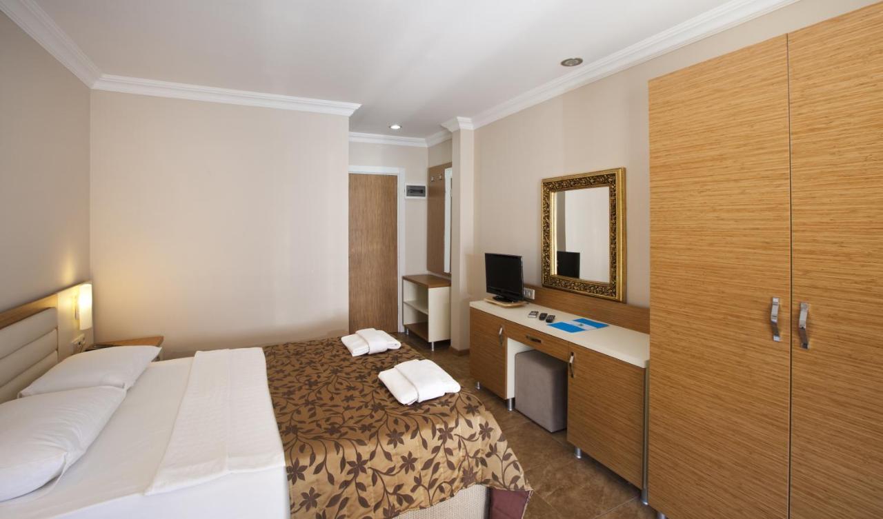 Bitez Risa Hotel Extérieur photo