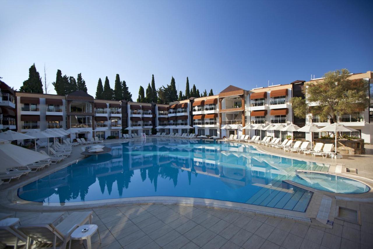 Bitez Risa Hotel Extérieur photo