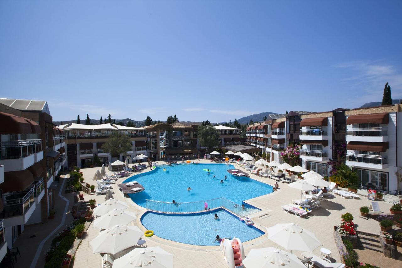 Bitez Risa Hotel Extérieur photo