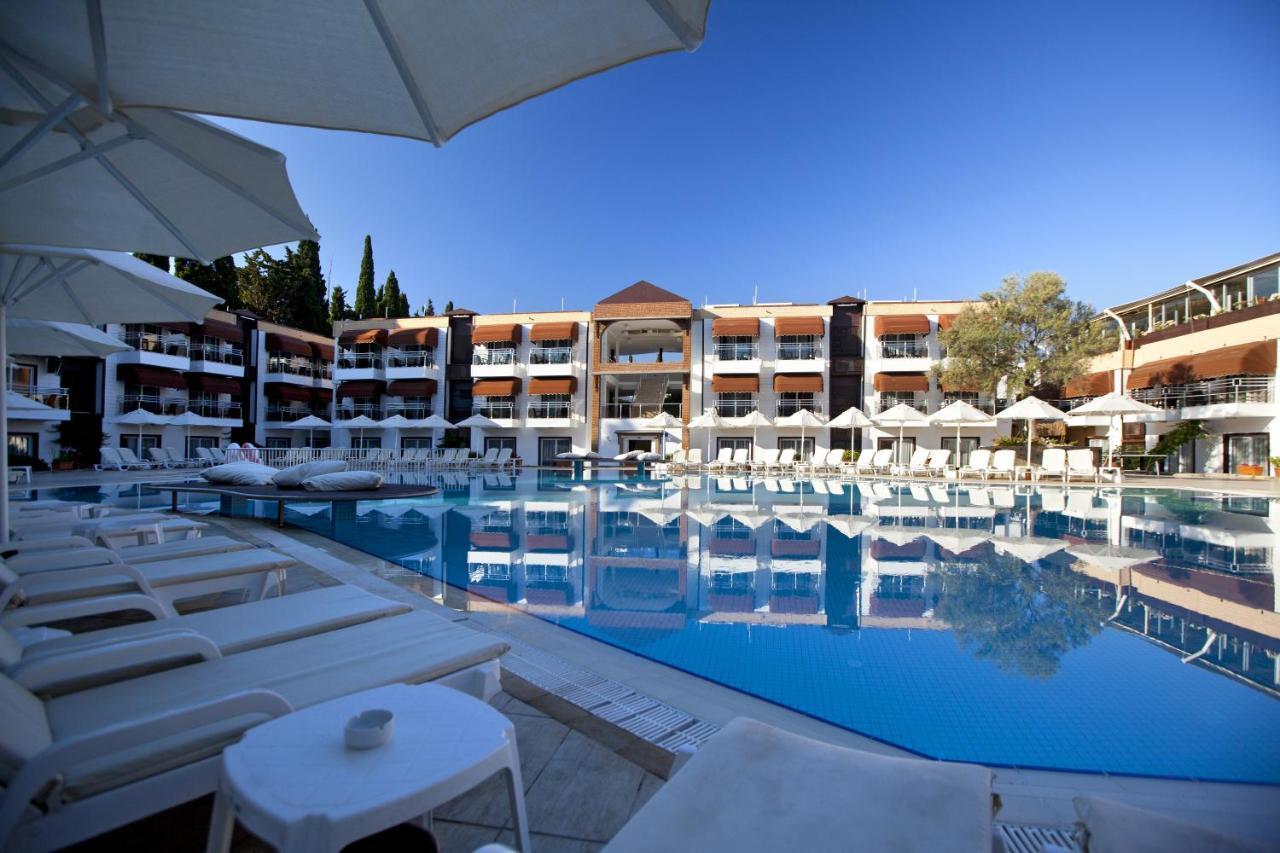 Bitez Risa Hotel Extérieur photo